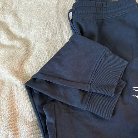 Gymshark crest men’s joggers L - Picture 3 of 4